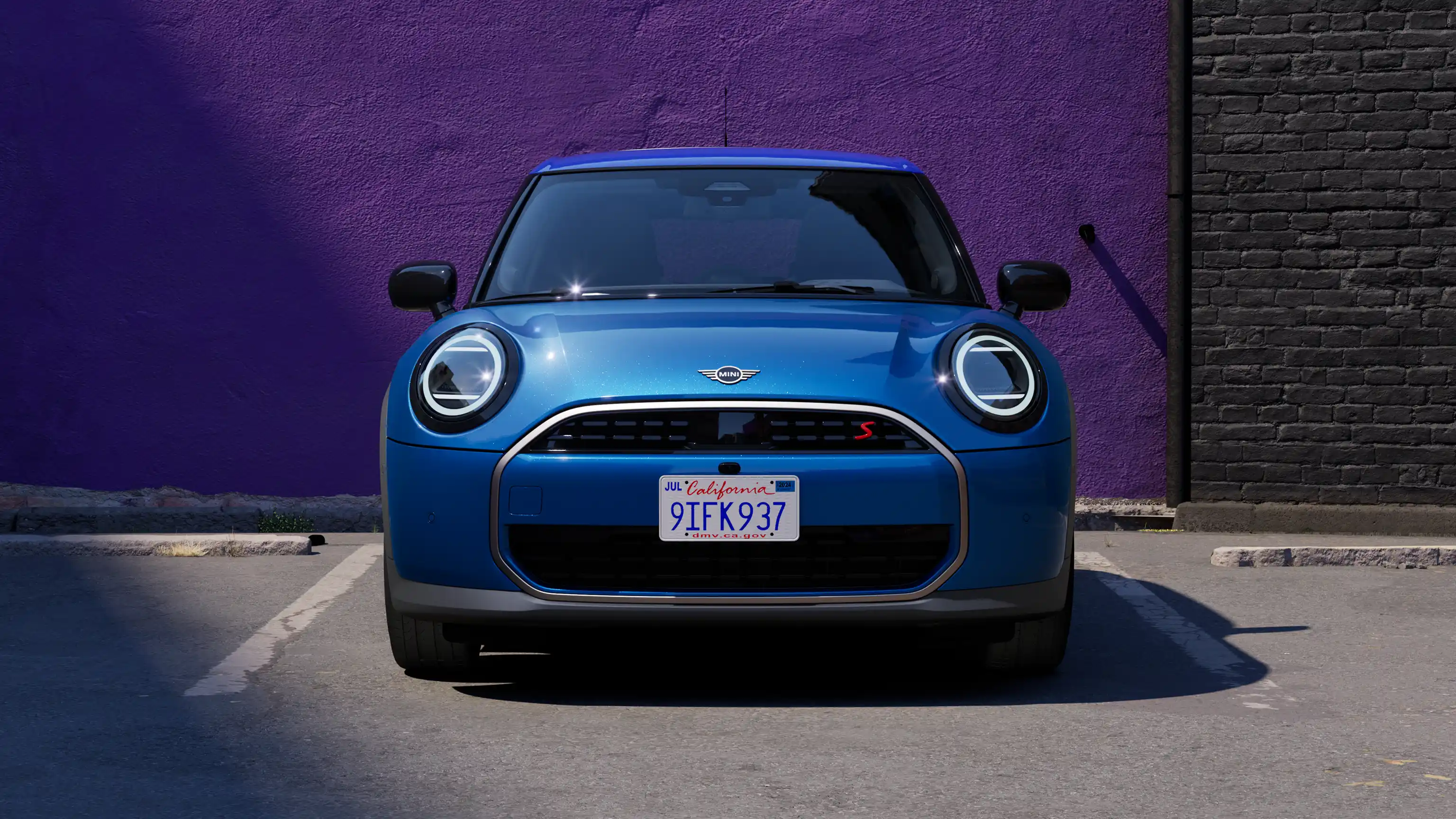 MINI Cooper 5 portas – Design icónico