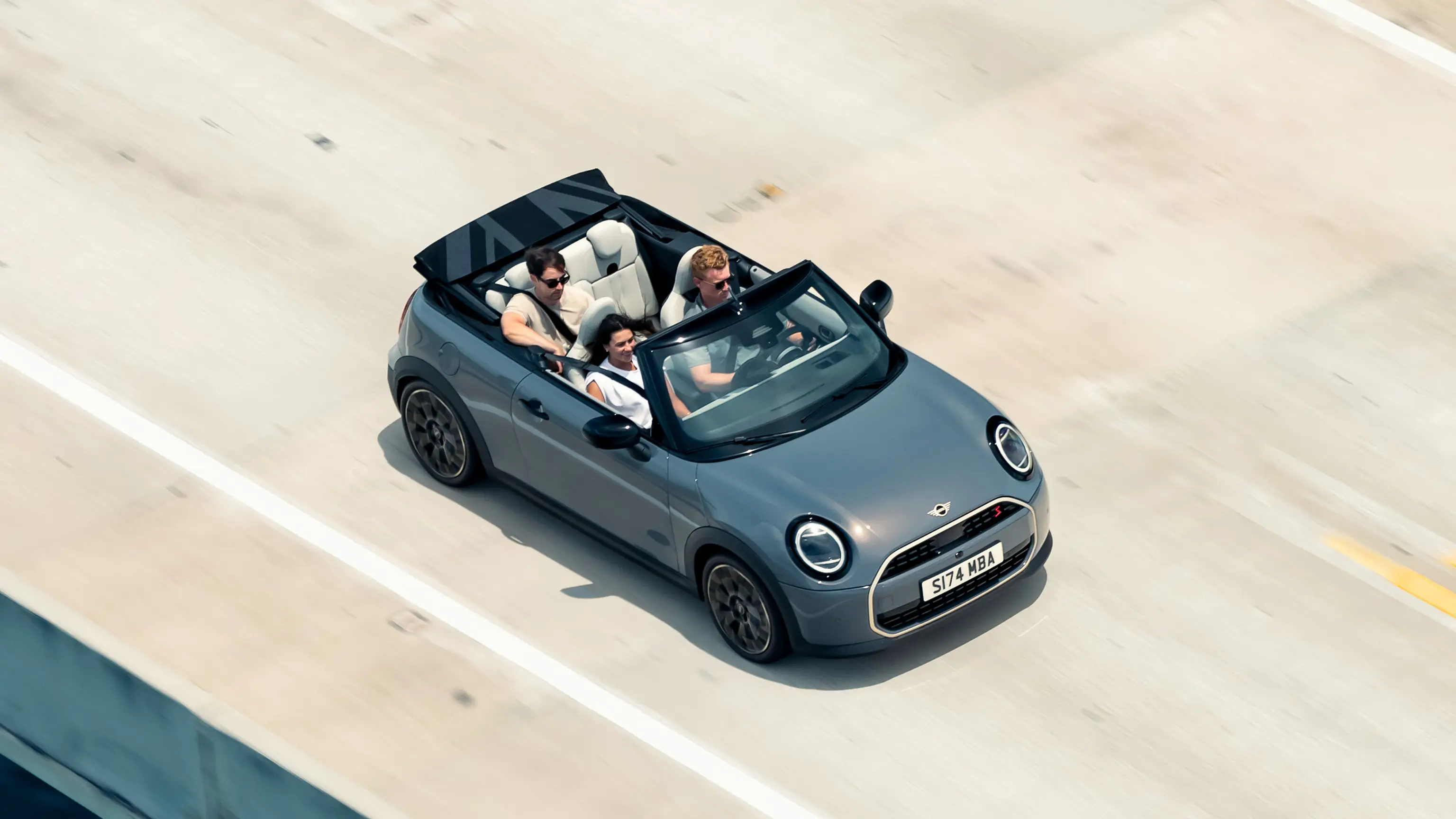 MINI Cooper Cabrio - Capota aberta