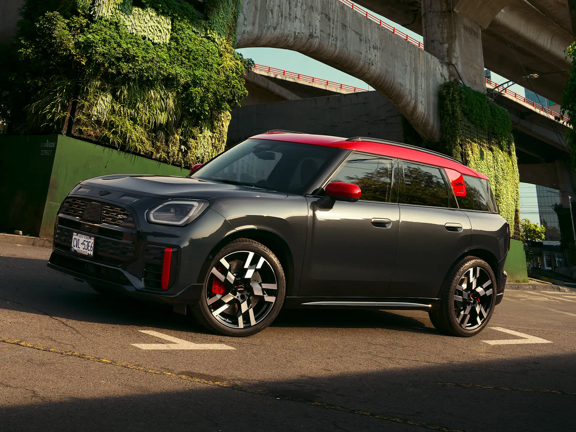 MINI Countryman elétrico - Teaser MINI Countryman JCW elétrico