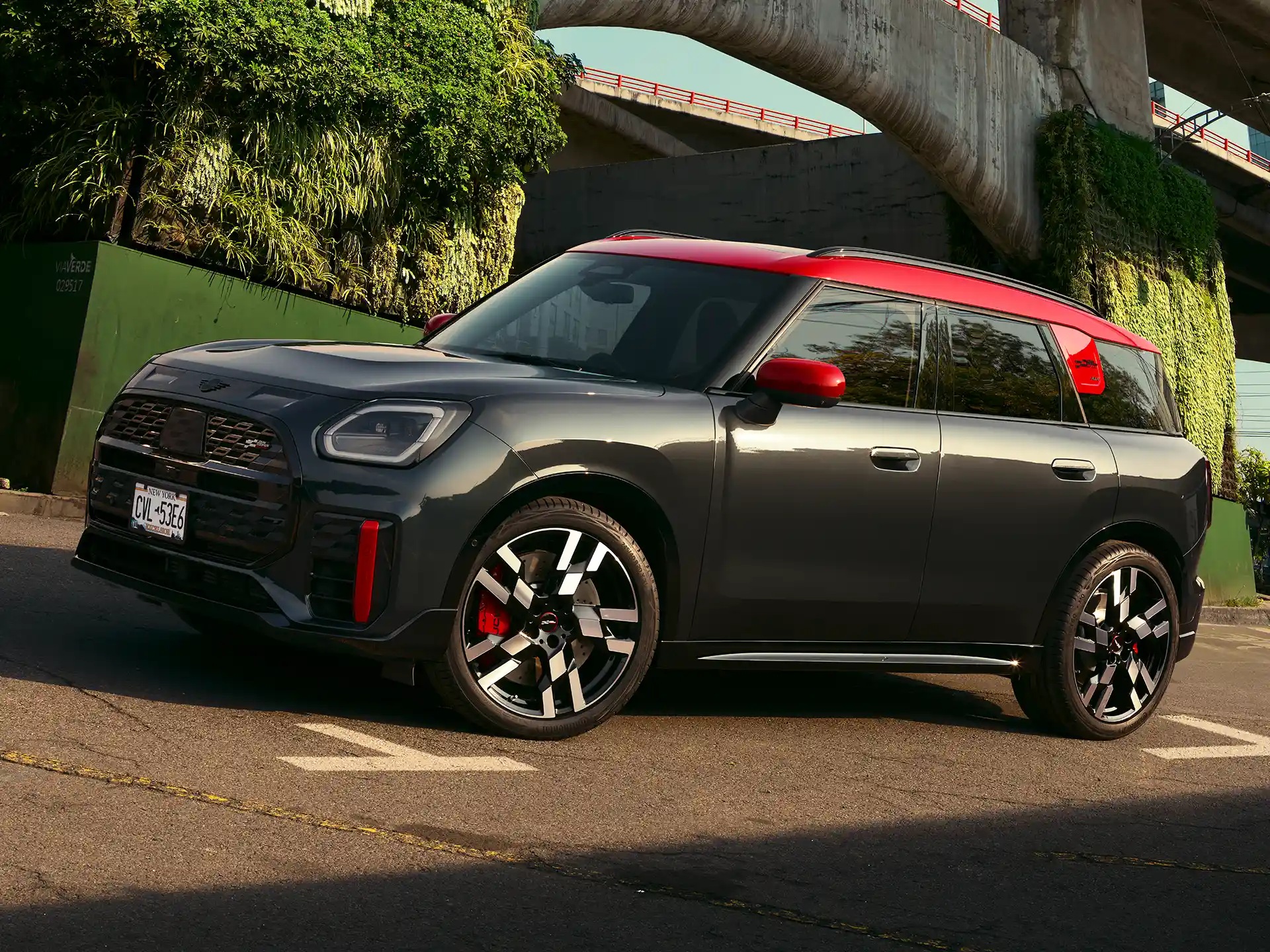 MINI John Cooper Works - U25 Vista lateral JCW