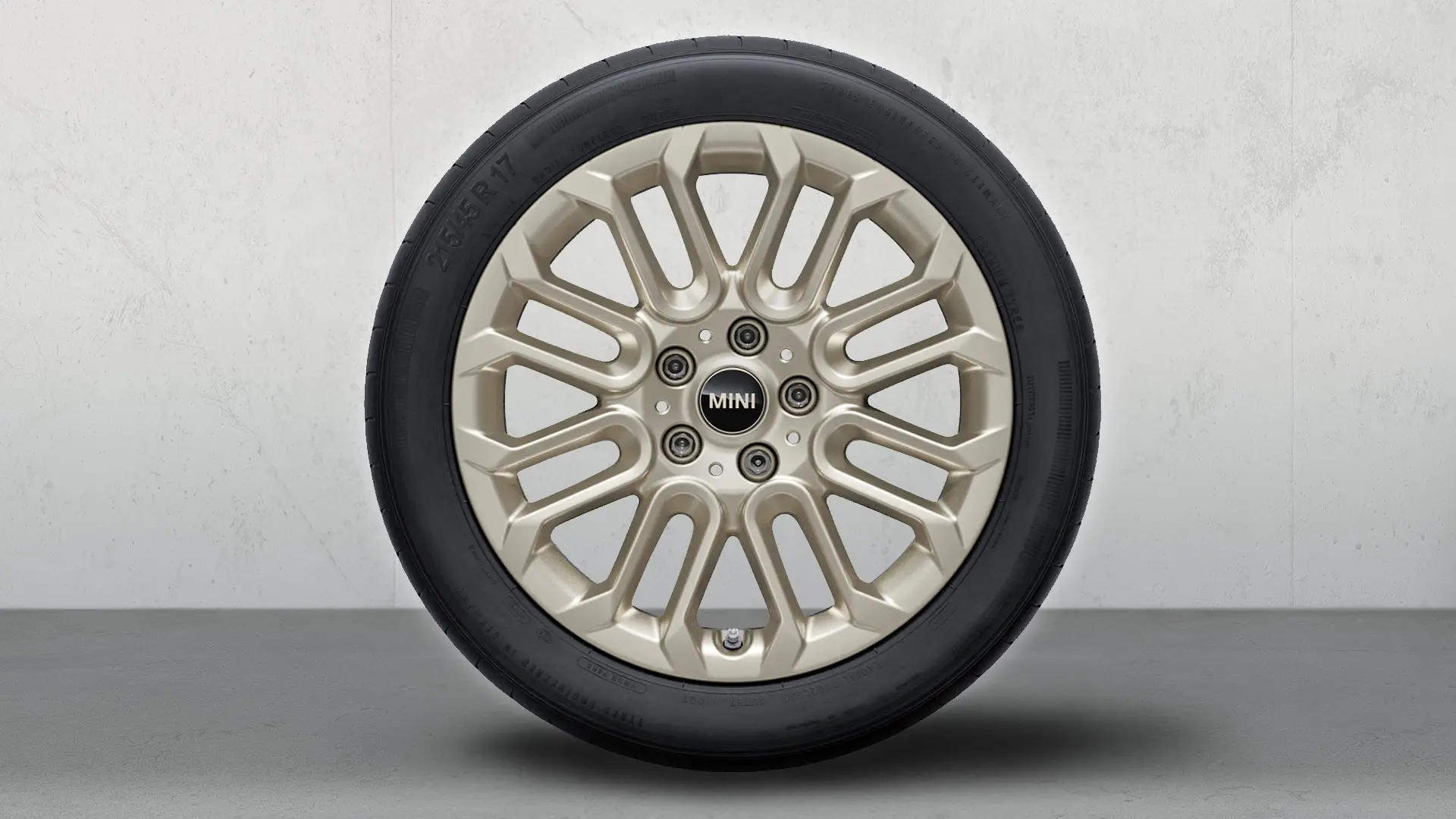 Conjunto completo de roda de inverno com jante fundida MINI U-Spoke 956, de 17", em Vibrant Silver