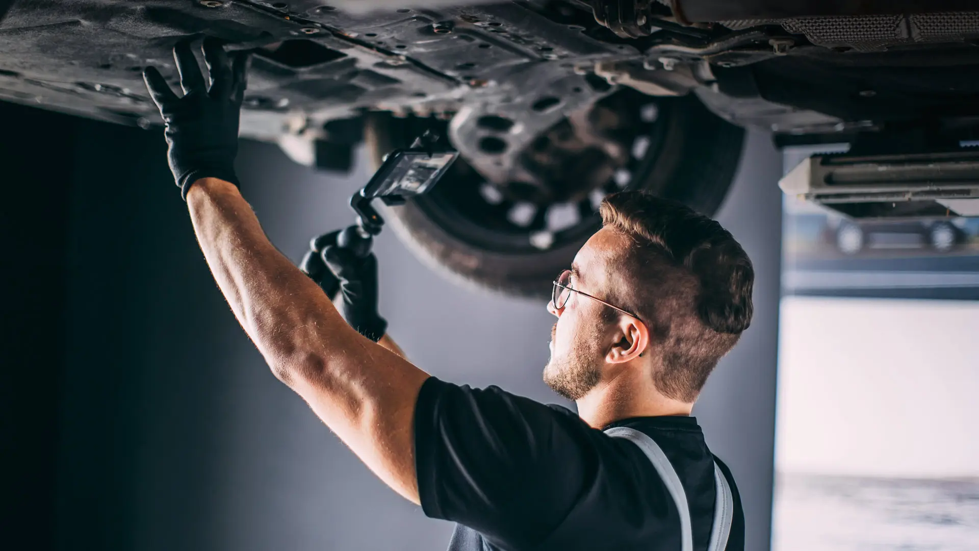 Inspeção da parte inferior do veículo