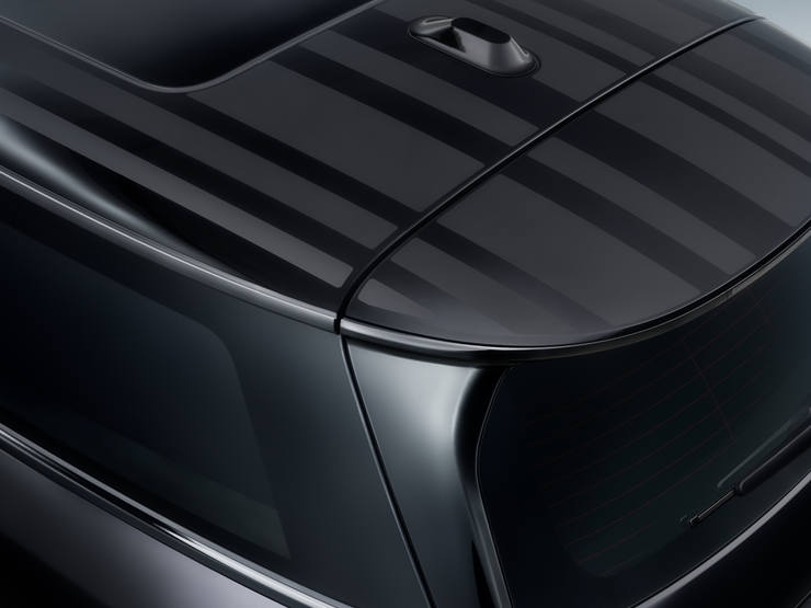 Imagem em grande plano do tejadilho Black Contrast MINI Paul Smith Edition com interpretação de riscas única