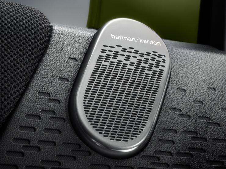 Vista detalhada do sistema de som Harman Kardon do MINI Paul Smith