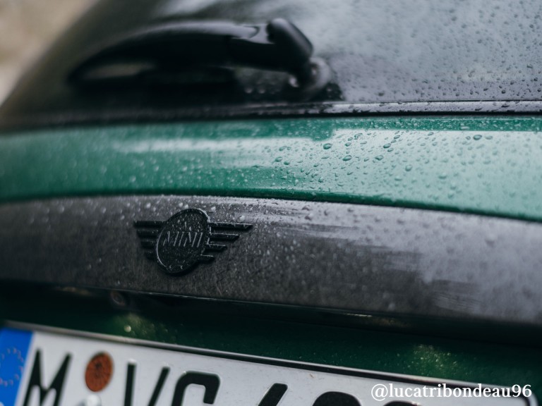 MINI John Cooper Works – puxador da porta da bagageira – preto - fotografia @lucatribondeau96