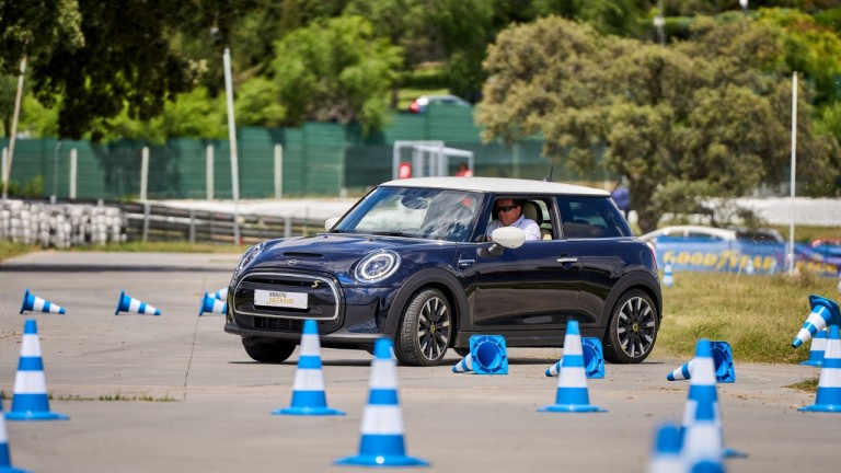 MINI Weekend: experiência Electric