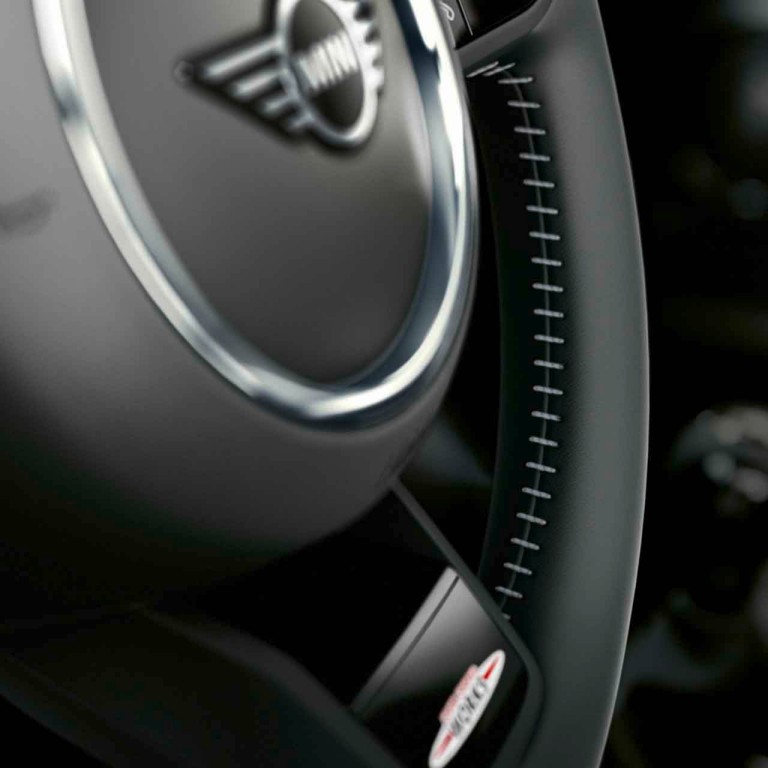 NOVO MINI JCW.
