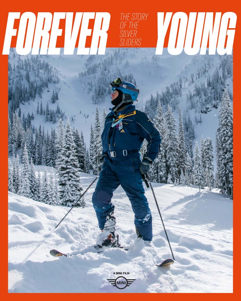 Cartaz do filme com um “Silver Slider” para o curta-metragem “Forever Young” na paisagem montanhosa nevada da Colúmbia Britânica, Canadá.