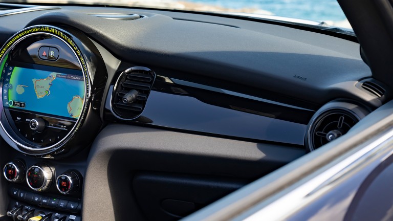 MINI Cabrio 100% elétrico - superfície interior