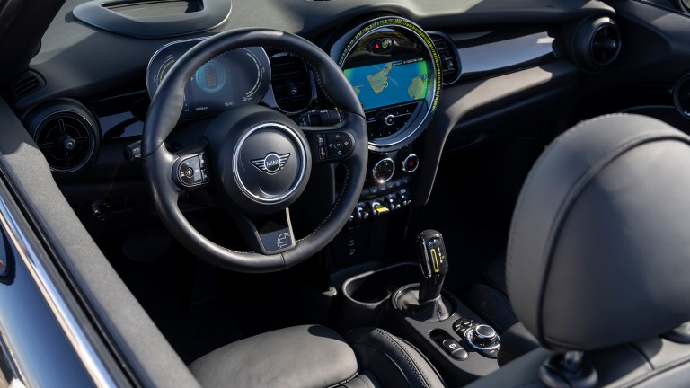 MINI Cabrio 100% elétrico - vista interior