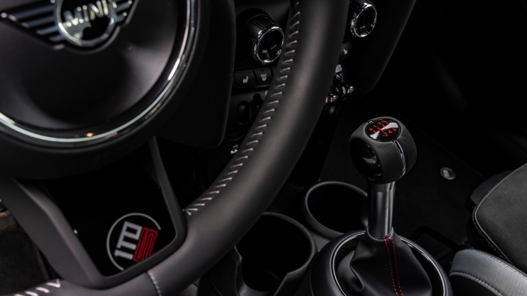 MINI JCW 1to6 Edition - Volante com logótipo