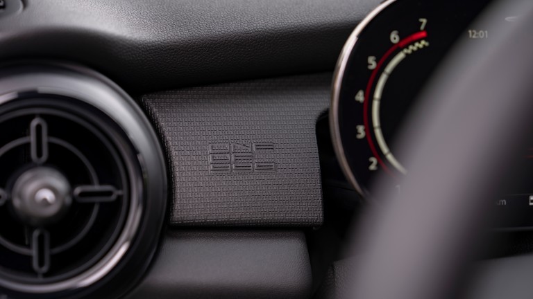 MINI JCW 1to6 Edition - Dashboard