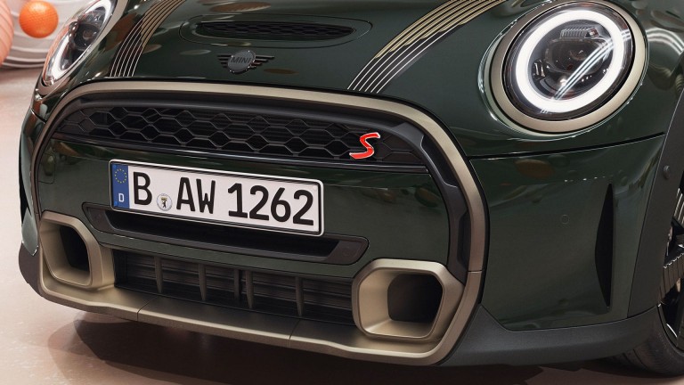 MINI Resolute Edition – para-choques e grelha – recalces de design