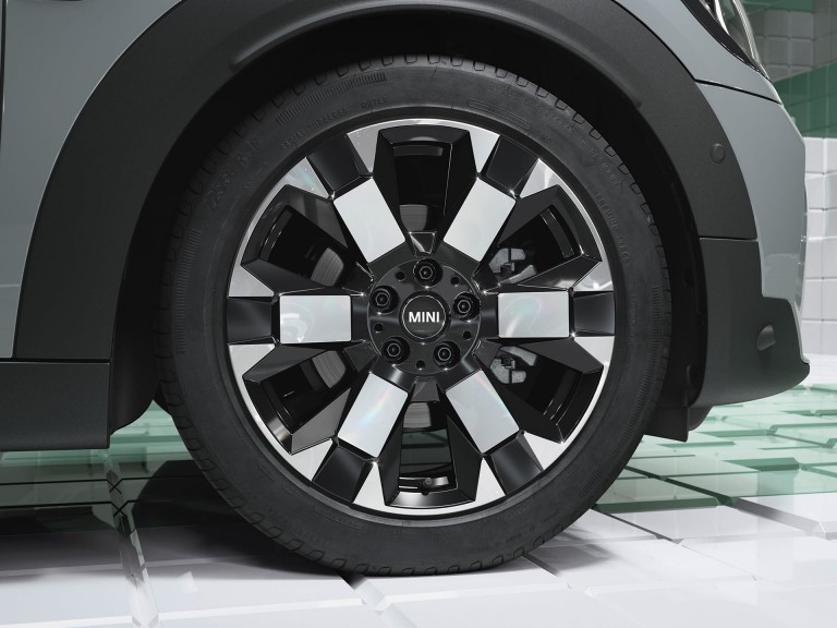 MINI Countryman Untamed Edition – Design Exterior Off-Road – logótipo MINI