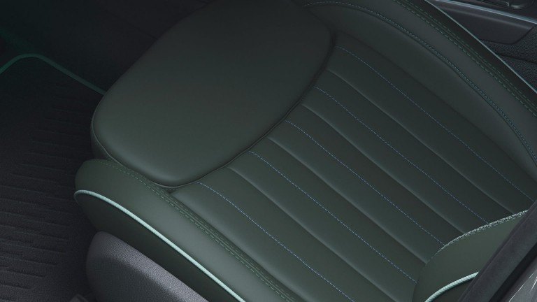 MINI Countryman Untamed Edition – MINI Countryman  Híbrido Plug-In Untamed Edition – bancos em verde