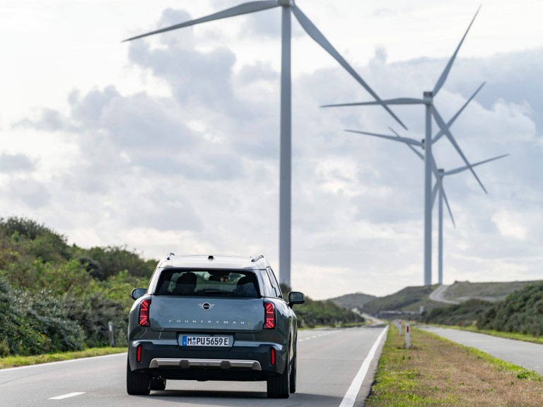 Mobilidade elétrica MINI – poupanças – benefícios fiscais