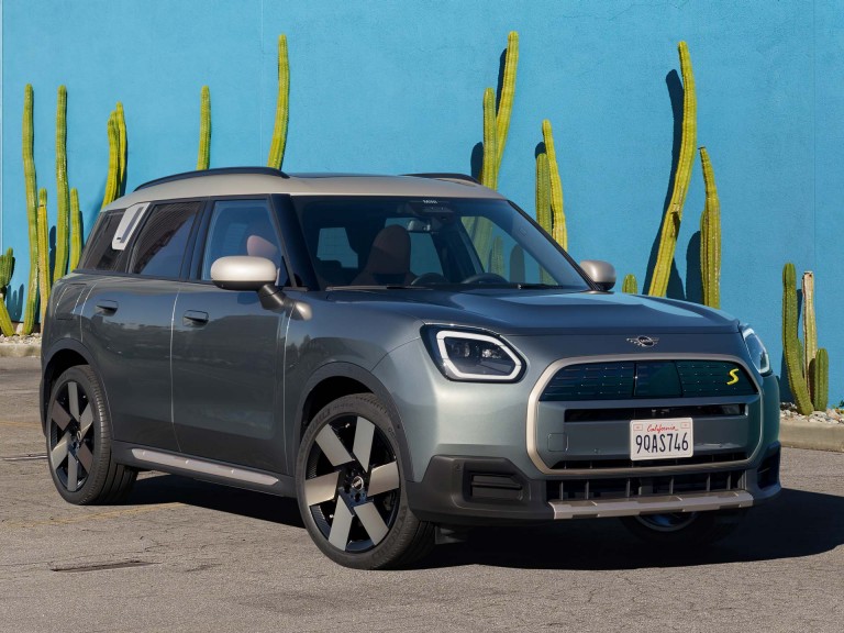Mobilidade elétrica MINI – família – countryman
