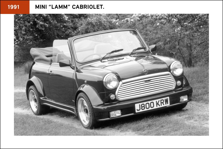 MINI Cooper S com kit John Cooper Works, de 2006 na cor azul sideral.