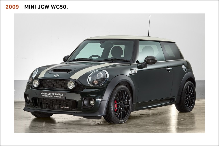 MINI JCW 50, equipado com um motor de quatro cilindros de 211 cv (155 km), de 2009. 