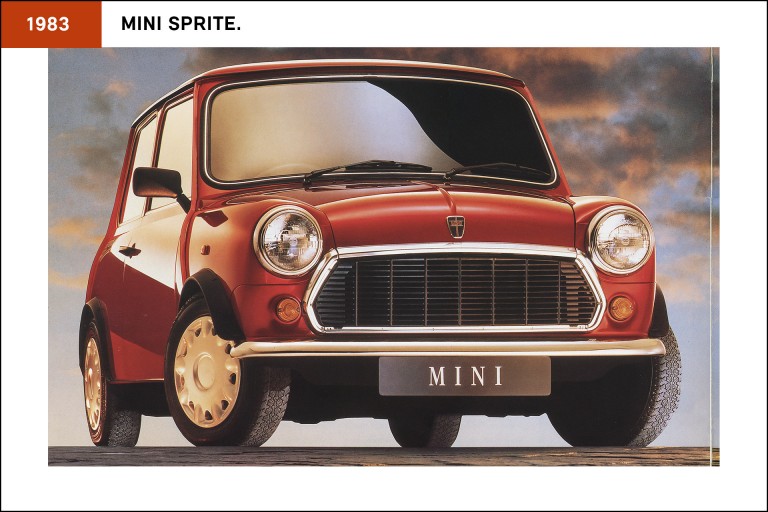 MINI Sprite, de 1983, cor vermelho, fotografia frente do veículo.