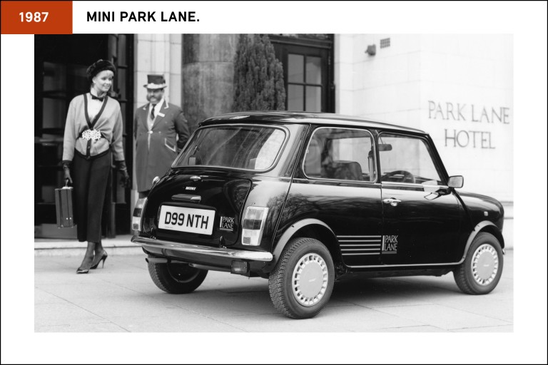 MINI Park Lane, em preto, de 1987, junto Park Lane Hotel.