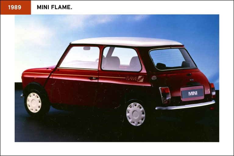 MINI Flame, de 1989, cor vermelho.
