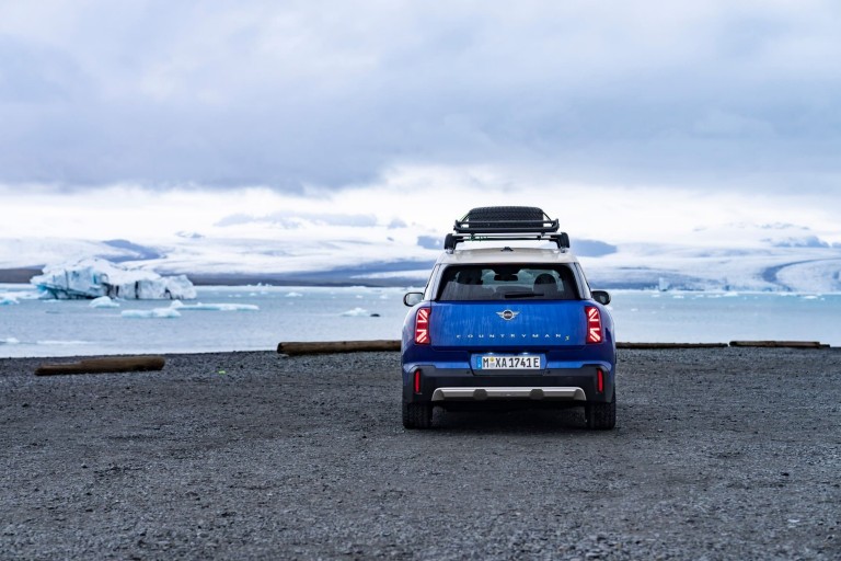 MINI Countryman SE ALL4 na Islândia.