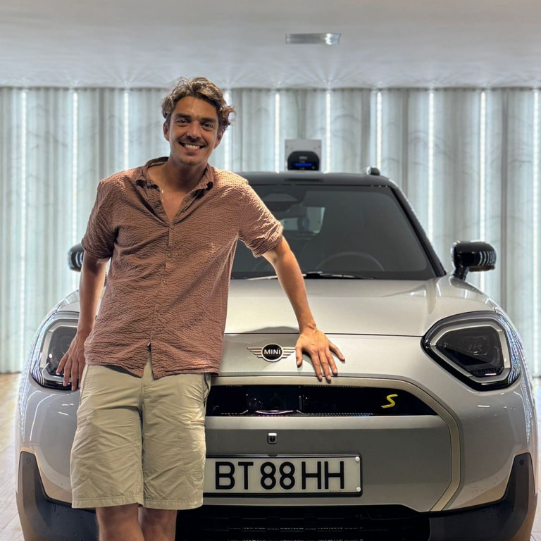 José Mata ao lado do MINI Aceman.