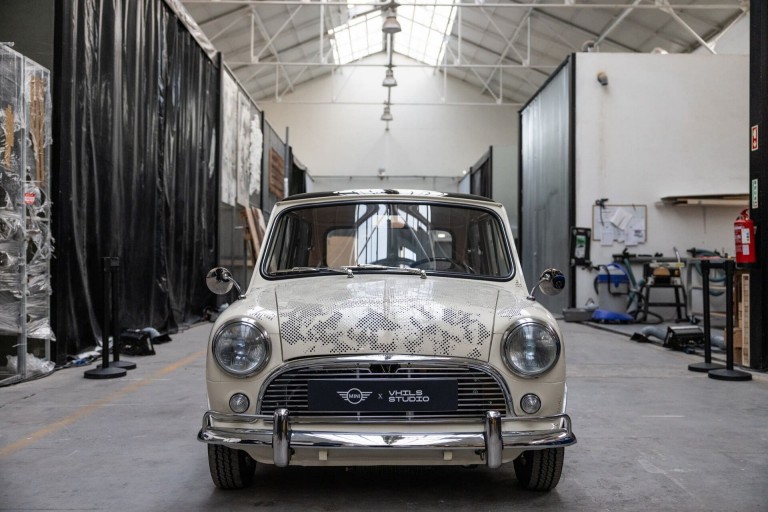 Frente do MINI "Tracery" de Vhils.