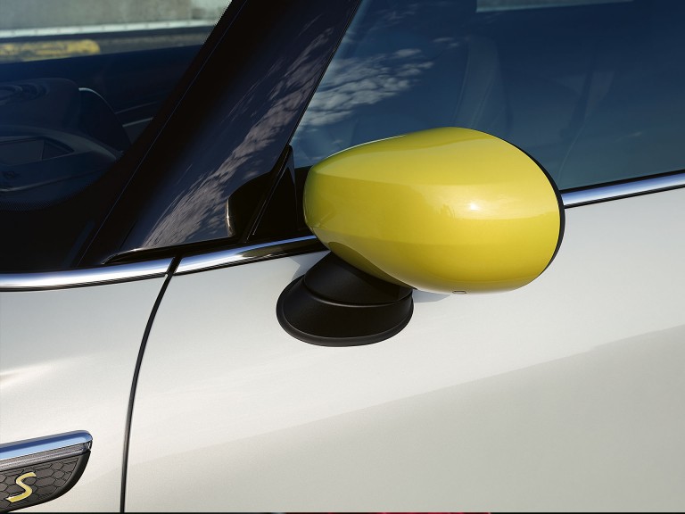 MINI Cooper SE 3 Portas – energetic yellow – cores