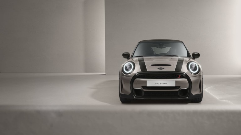 MINI 3 Portas – vista lateral – cinza e preto