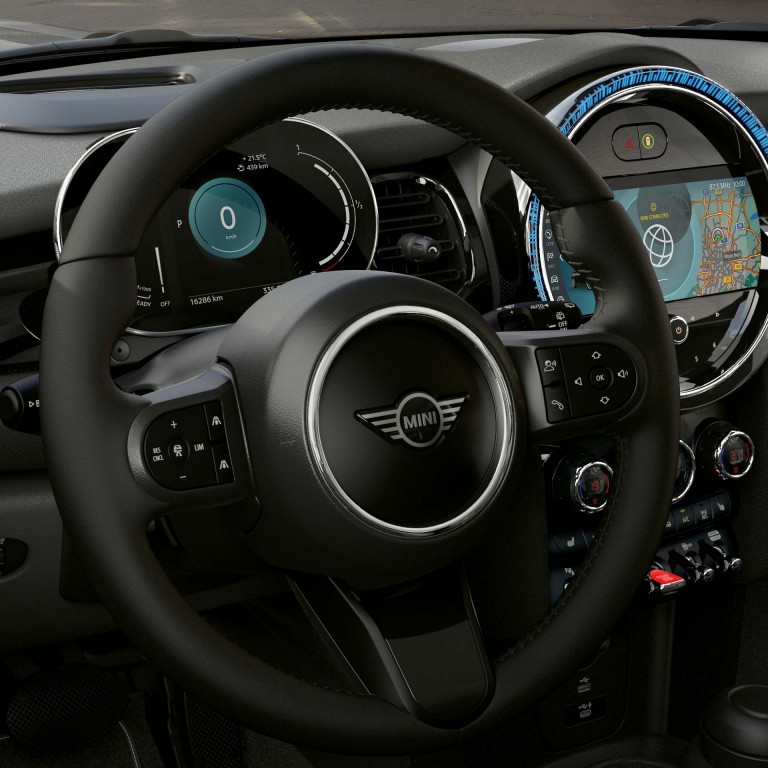 MINI Connected - volante desportivo em pele