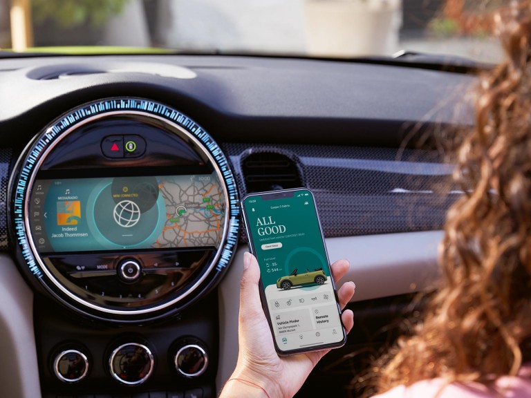 MINI Connected – aplicação – ecrã tátil