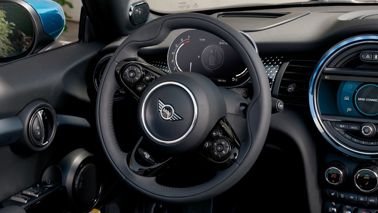 MINI Cabrio Sidewalk Edition – volante – cockpit