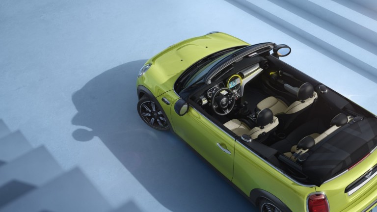 MINI Cabrio – vista lateral – amarelo MINI Cabrio – vista lateral – amarelo